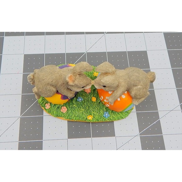 Charming Tails Bunny Love Rabbits Sitting On Easter Eggs Silvestri Figurine - Picture 5 of 8